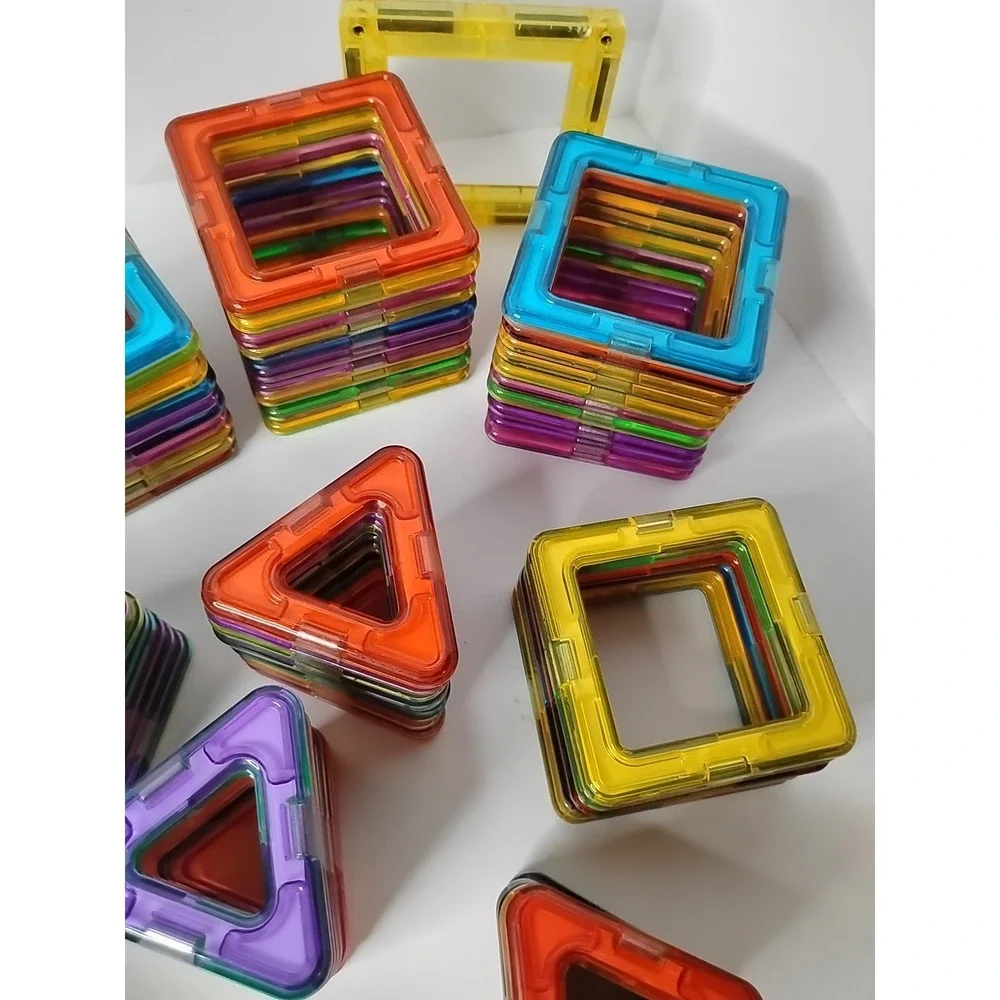 Discovery Magnetic Play Set of 124 Pieces Building STEM Colorful Learning Toy